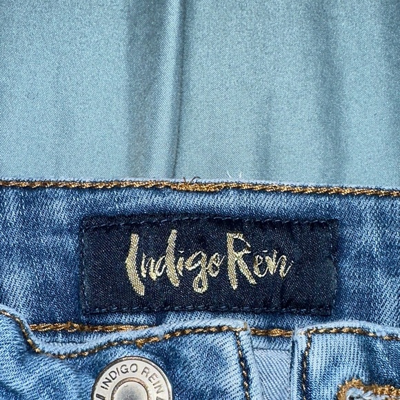 Distressed Blue Jeans - Picture 3 of 5